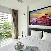 6-32 - 1 Bdr Condo With Balcony and Shared Pool