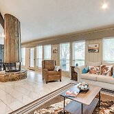 Remote Texas Retreat: Hot Tub, Deck, Grill!