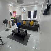 1 Bed - Sleeps 4 - Parking - 5 Min to Beach