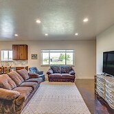 5 Mi to Devil Creek Reservoir: Idaho Farmhouse!