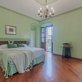 Daisy Home in Varenna