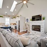 On-site Lake w/ Boat Ramp: Greenwood Retreat!