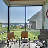 Lake Greenwood Getaway w/ On-site Boat Ramp!