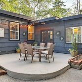 Tacoma Retreat w/ Fire Pit - Walk to Lake Access!