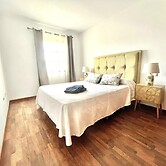 House - Sleeps 6 - Pool - Pet Friendly