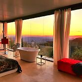 Stylish, Beautiful and Exotic Oleandro Glass Suite