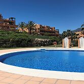 Seaview 2 Bed Apartment Sleeps 4 - Terrace - Pool