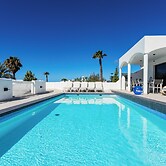 Remarkable 5-bed Villa in Playa Blanca