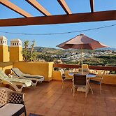 Seaview a Spectacular 3 bed 3 Bathroom Penthouse