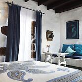 Stylish Getaway With Secluded Patio in Lava Finca