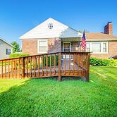 < 1 Mi to Lake Erie: Ashtabula Hideaway!