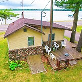 Wisconsin Lakeside Cottage w/ Deck, Views