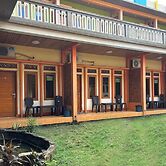 Family 24 Hotel near Pantai Cipatujah