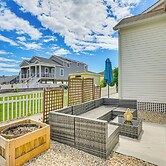Inviting Beachfront Apartment in Hawk's Nest Beach