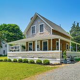 Pocasset Home w/ Kayaks & Bikes: Walk to 2 Beaches