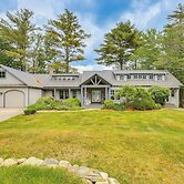 Lakefront New London Retreat w/ Dock & Hot Tub!