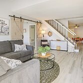 Pool Access & Mtn Views: Palm Springs Retreat!