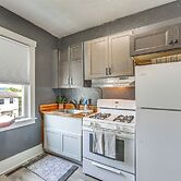 Updated New Kensington Home w/ Deck: 22 Mi to Pgh!