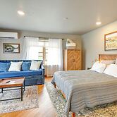 Meredith Studio Near Downtown: Hike, Swim, Ski!
