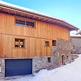 Cosy Chalet in Village of Les Allues