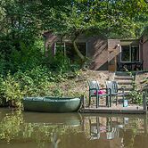 Bungalow on Weerterbergen Waterfront
