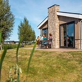Waterfront Chalet for 6 in Kampen