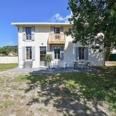 Villa in Lanton Near the Beach With Harbour View