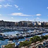 Sea View Spacious 2 Bedroom Central Apartment