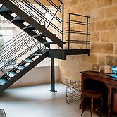 A pet Friendly Farmhouse With a Rooftop Pool