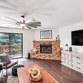 Quaint Flagstaff Condo w/ Balcony ~ 6 Mi to Dtwn!