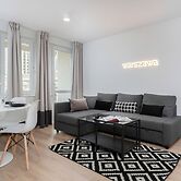 Warsaw City Center Apartment by Renters