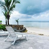 Caribbean Haven: Secluded Retreat With Stunning Ocean Views