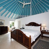 Exquisite Retreat: Contemporary Estate On Pink Sand Beach