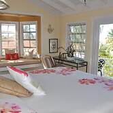 Buttonwood Bliss: Lux Condo With Amenities