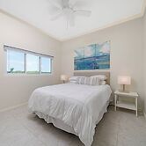 Seaside Escape: Luxurious Coastal Retreat