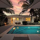 Tropical Getaway: Compound Near Saunders Beach