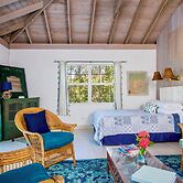 Oceanfront Oasis: Contemporary Villa With Pool