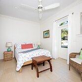 Waterfront Wonder: Cottage With Stunning Views