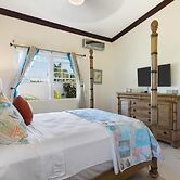 Beachfront Bliss: Private Retreat With Spectacular Views