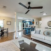 1 Mi to Moody Gardens & Beaches: Galveston Home