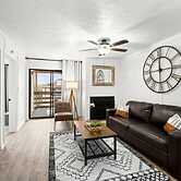 NEW Renovated Fabulous 2 bed 2 Bath Pool View