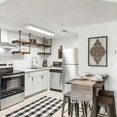 Beautiful New Remodel Pool Golf Condo