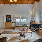 Villa John Dimeon With Private Pool