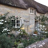 15th Century 3 Bedroom Cottage & Delightful Garden