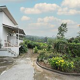 Santya Loka Lodge & Twin Waterfall