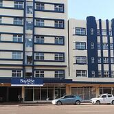 BAYSIDE SUITES HOTEL