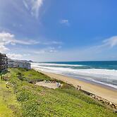 Comfortable Lincoln City Condo w/ Patio & Views!