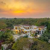 Cliffhouse by Hireavilla -5br w Pvt Pool in Saipem