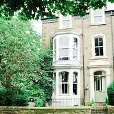Buxton Bliss - Spacious 5 Bedroom House