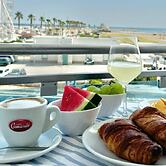 B&B MARINA SLEEP AND SHIP